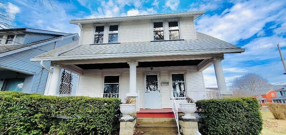 1st image of 1138 Williams Ave NE