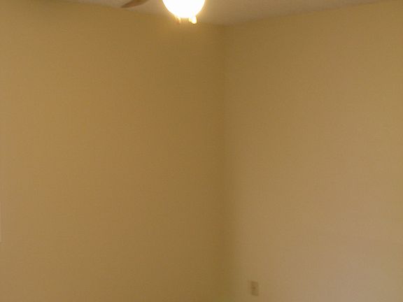 2nd image of 420 W Wickieup Ln