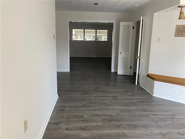 813 Andrews Ave — Photo 5