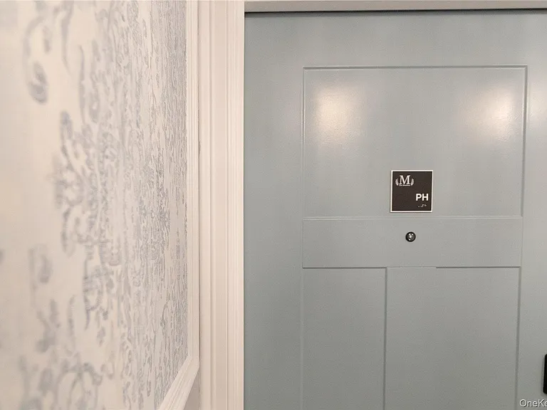 1090 New York Ave #PENTHOUSE — Photo 17