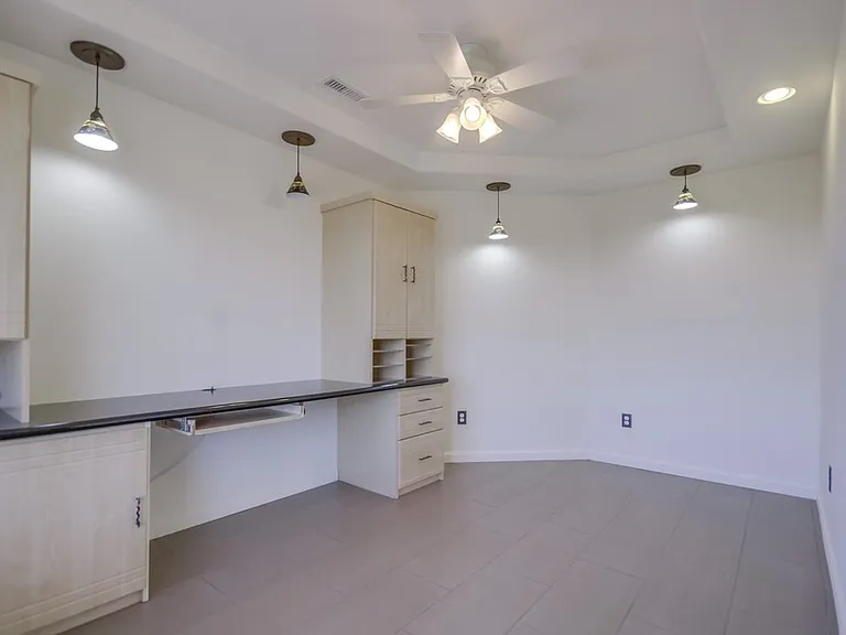 2703 Lobelia Rd — Photo 46