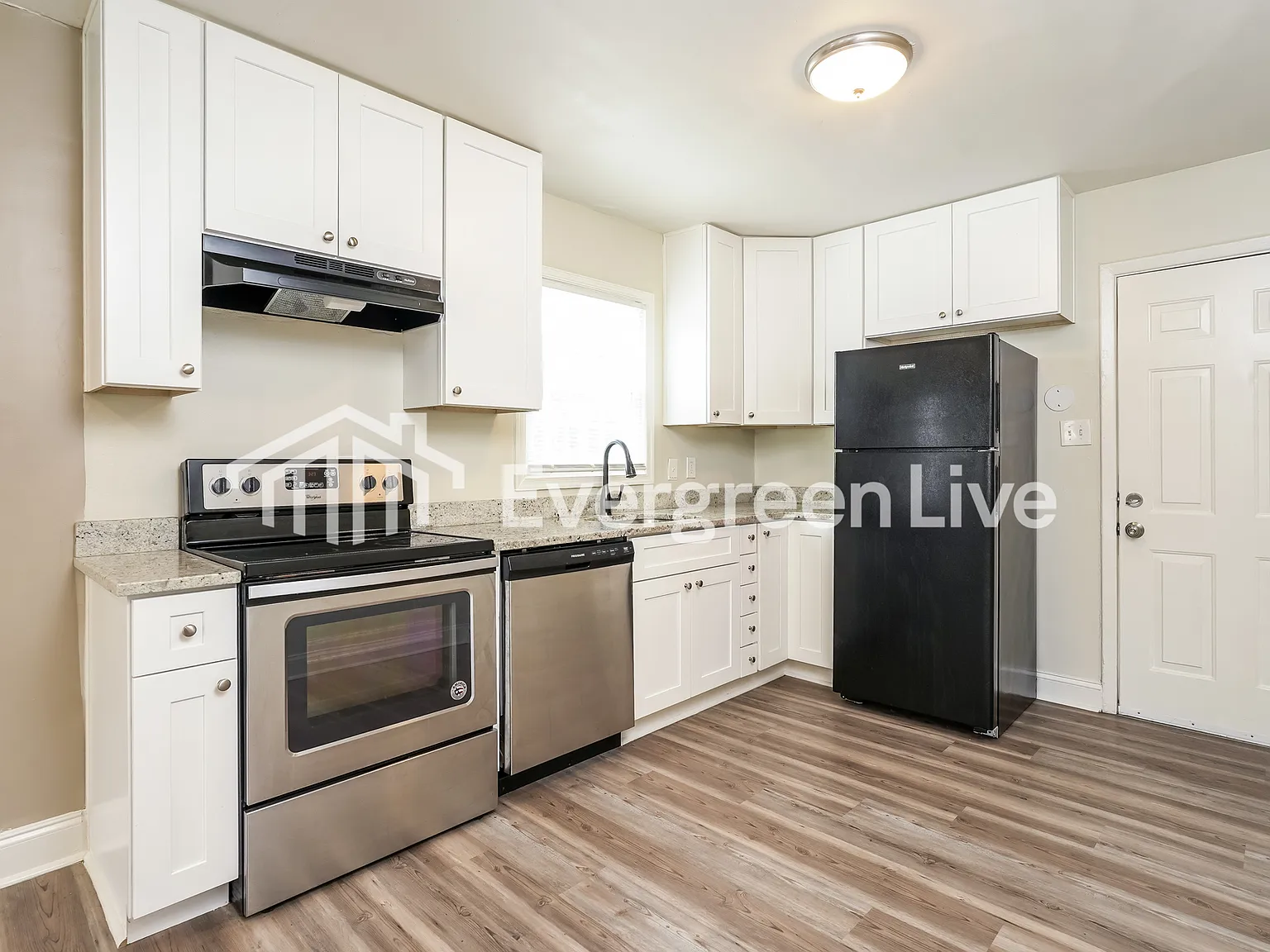 3 bed, 1.0 bath, 1065 sqft, $1,345 — Photo 4