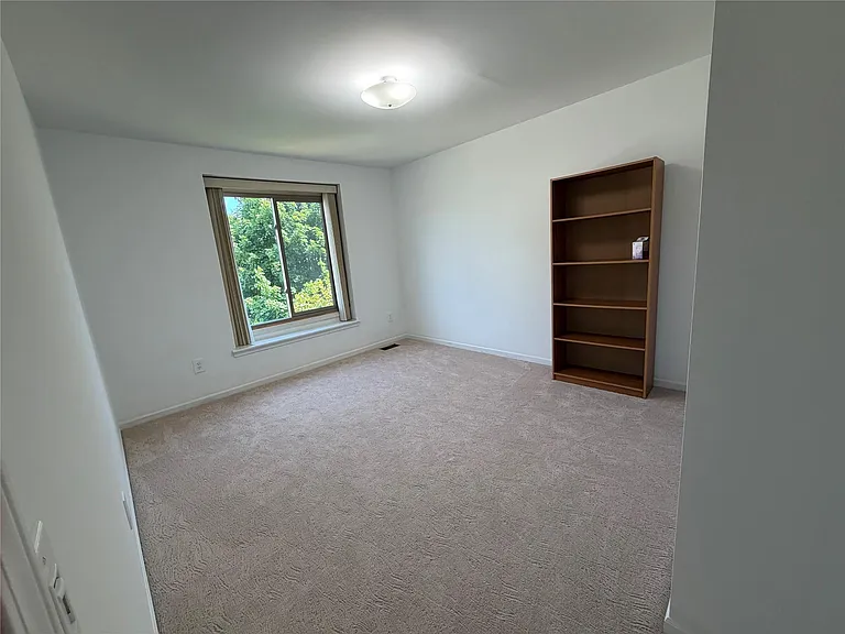 7043 Foxridge Dr — Photo 27