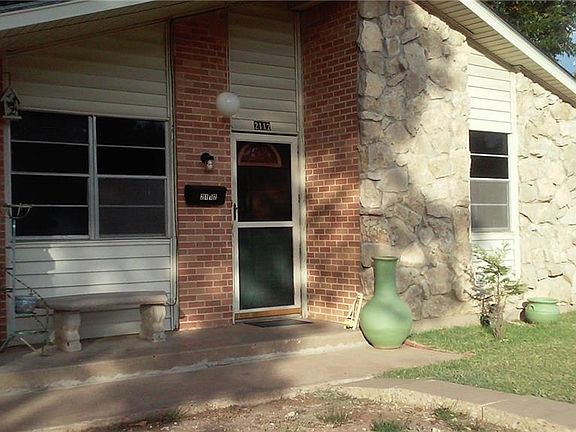 3rd image of 2112 Western Park Dr