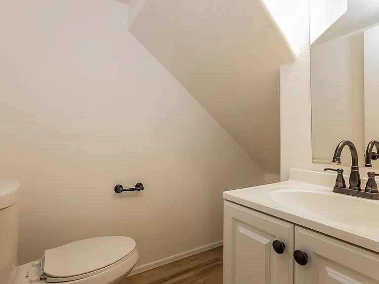 21808 N 40th Pl — Photo 15