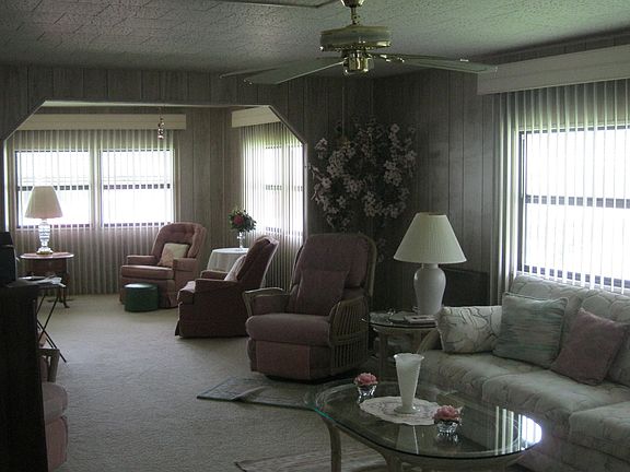 5th image of 136 Bougainvillea Dr