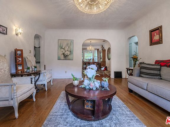 4th image of 2251 Moss Ave