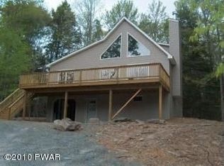 105 Wallenpaupack Dr, Lake Ariel, PA 18436