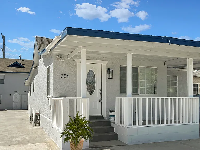 1354 W 36th Pl — Photo 13
