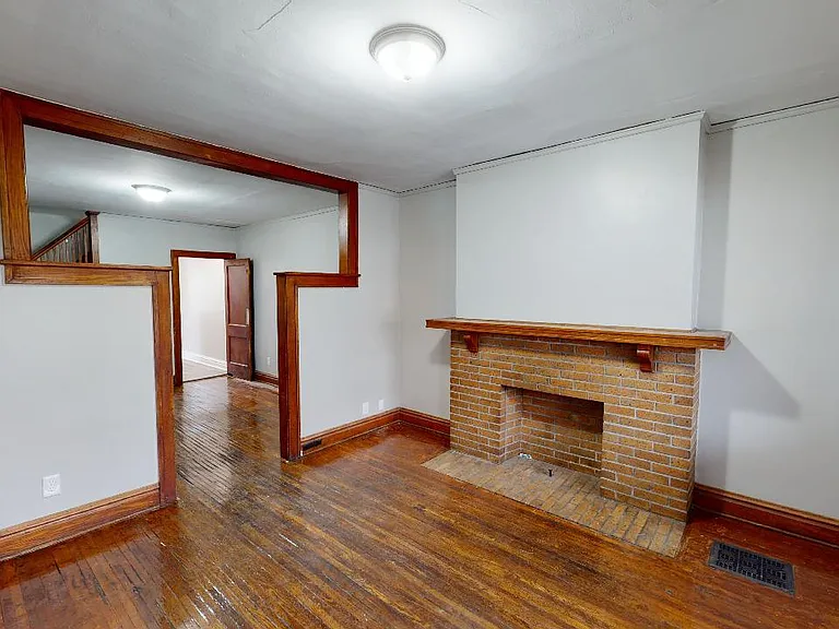 479 E Maynard Ave — Photo 2