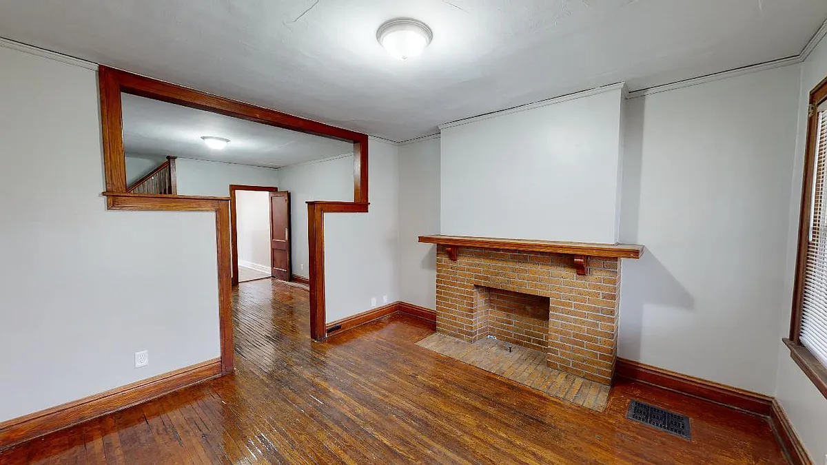 Building Photo - 479 E Maynard Ave