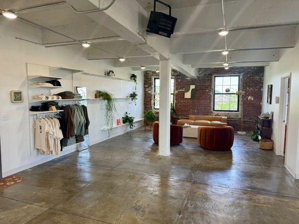 139 E Chestnut St #307