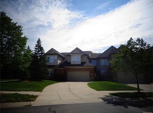 4036 Summerfield Dr #1, Troy, MI 48085
