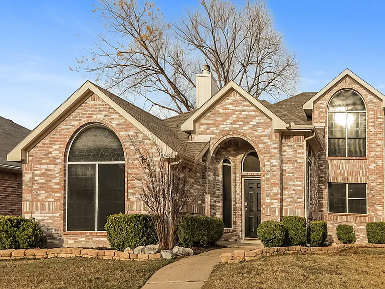 2840 Helen Ln — Photo 4