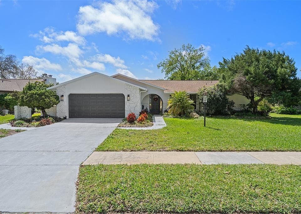 1st image of 7704 Willow Brook Ct