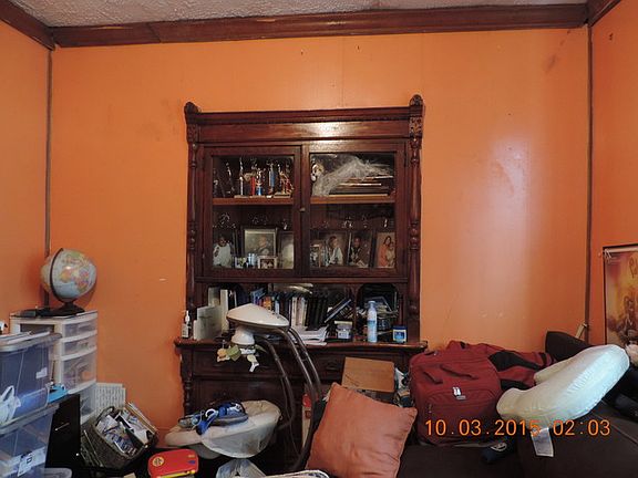 5th image of 832 N Lockwood Ave