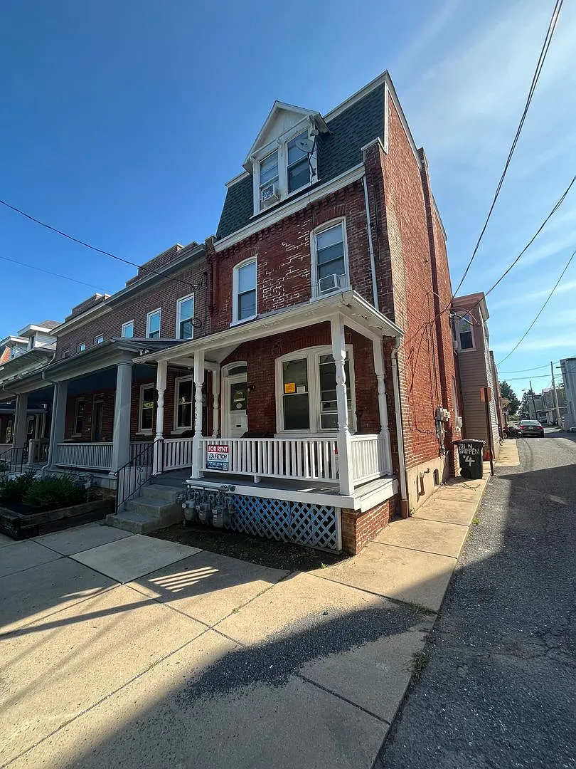 721 North Shippen Street — Photo 2