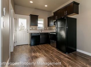 1090 S 2nd St, Cottage Grove, OR 97424