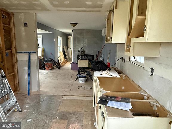 2nd image of 1530 N Tuckahoe Rd