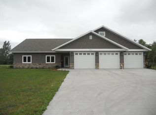 511 W Cross Ave, Warren, MN 56762