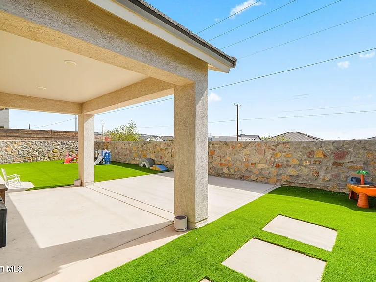 908 Crystal Deer Dr — Photo 25