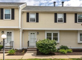 5 Meadowhill Ct APT 52, South Easton, MA 02375