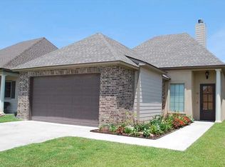 102 Canton Ct, Youngsville, LA 70592
