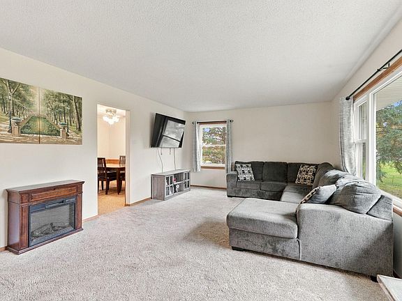 5th image of 3950 7th Ave
