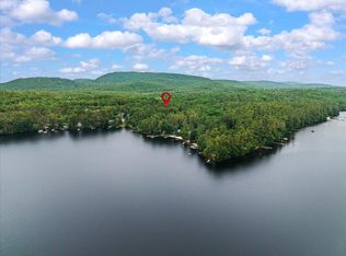 7 Woodbury Ave, Raymond, ME 04071