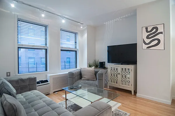 Rented by WAM Partners - William Moses Co. | media 40