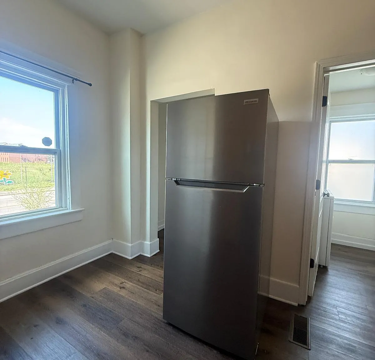3 bed, 1.5 bath, 1917 sqft, $1,450 — Photo 4