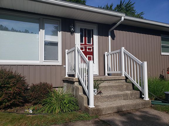 2nd image of 607 N Lavinia St