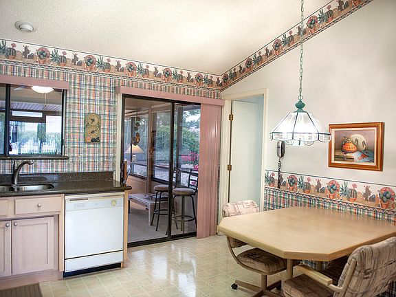 5th image of 13923 W Oak Glen Dr