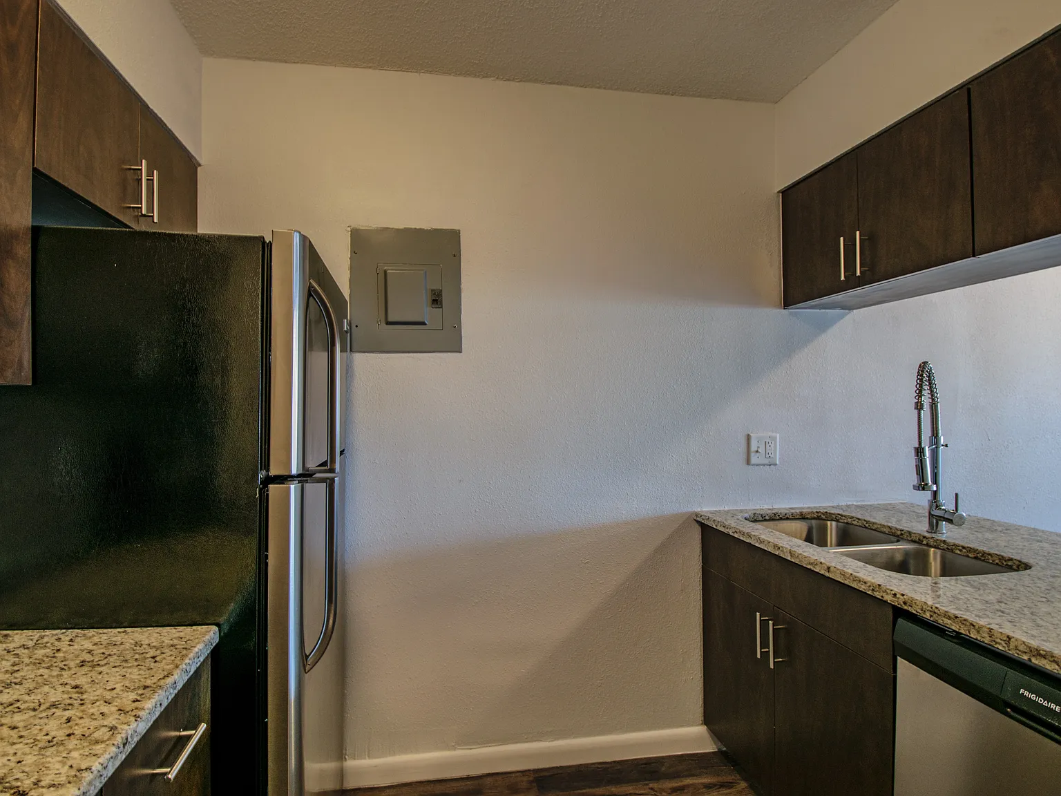 2 bed, 1.0 bath, 850 sqft, $995 — Photo 4