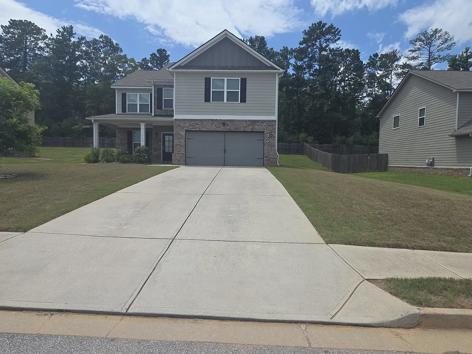 4 bed, 2.5 bath, 3096 sqft, $1,200 — Photo 2