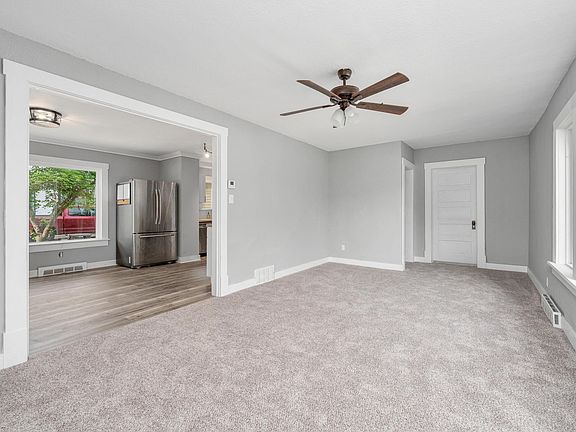 3rd image of 901 N Merchant St