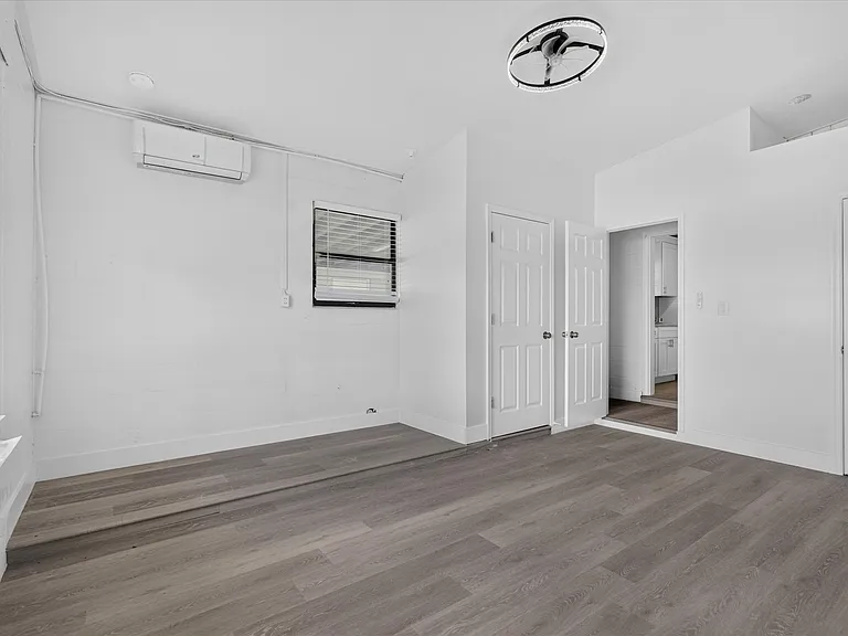 2500 Myrtle Ave — Photo 15