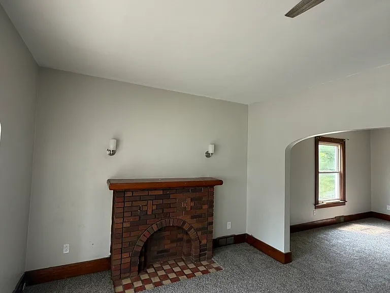 324 W 28th St #1 — Photo 3