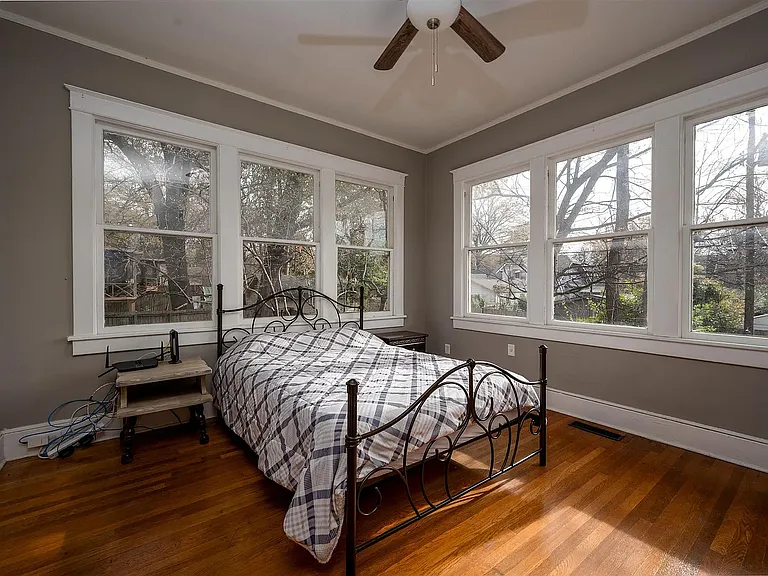 1347 Harbert Ave — Photo 12
