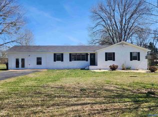 99 SE Willowbrook Dr, Decatur, AL 35603