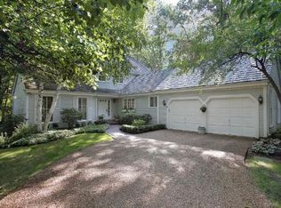 180 Brierfield Ct, Lake Bluff, IL