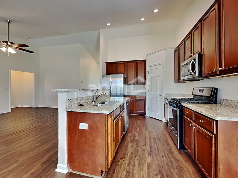 129 Charlesfort Way — Photo 3