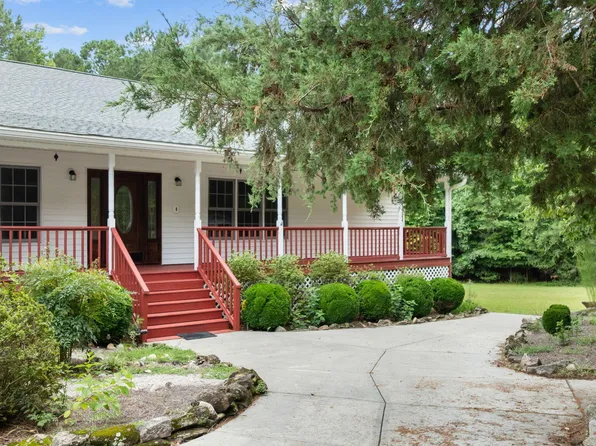 220 Flat Rock Dr, Louisburg, NC 27549