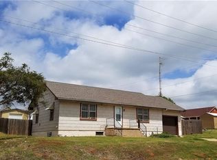 225 4th St, Hydro, OK 73048