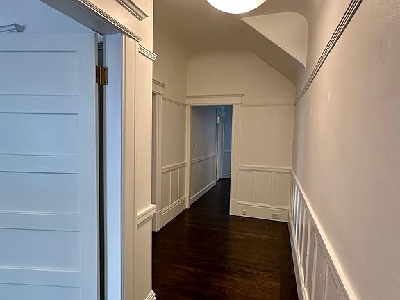 4th image of 218 Shrader St