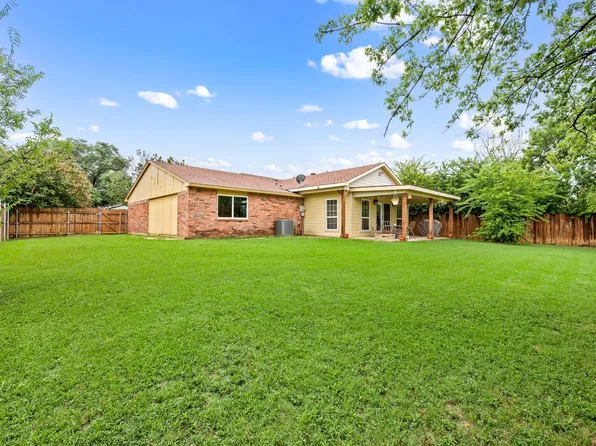 3221 Bunker Hill Dr, Forest Hill, TX 76140