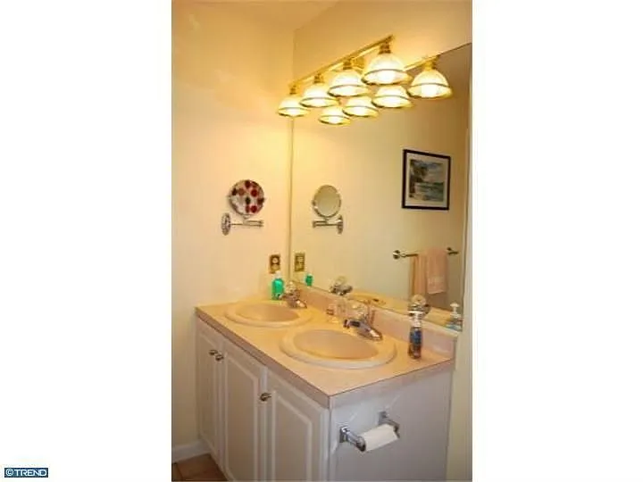 125 Lucinda Ln photo 1