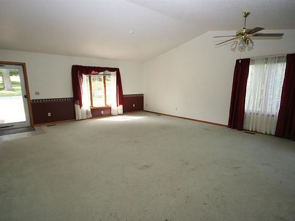 5th image of 312 W North St