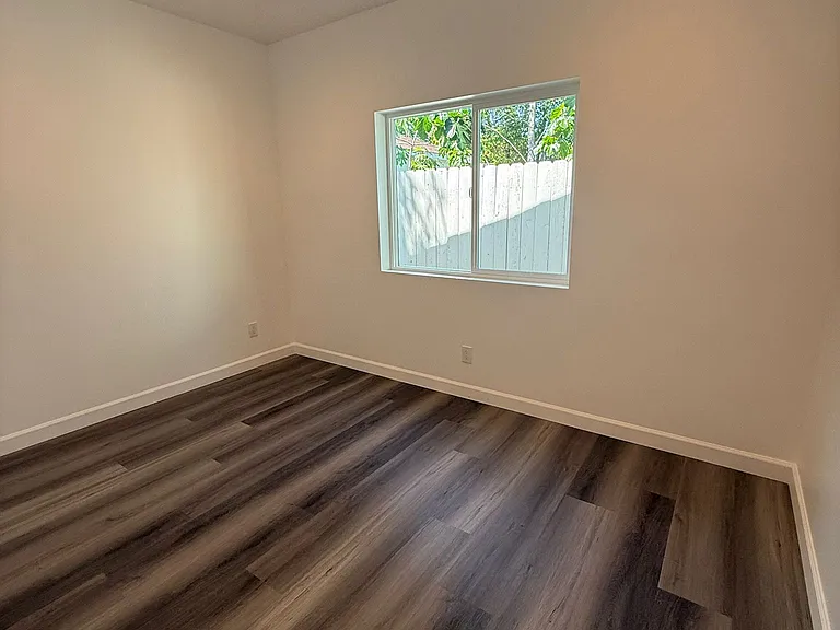 18312 Jovan St — Photo 4
