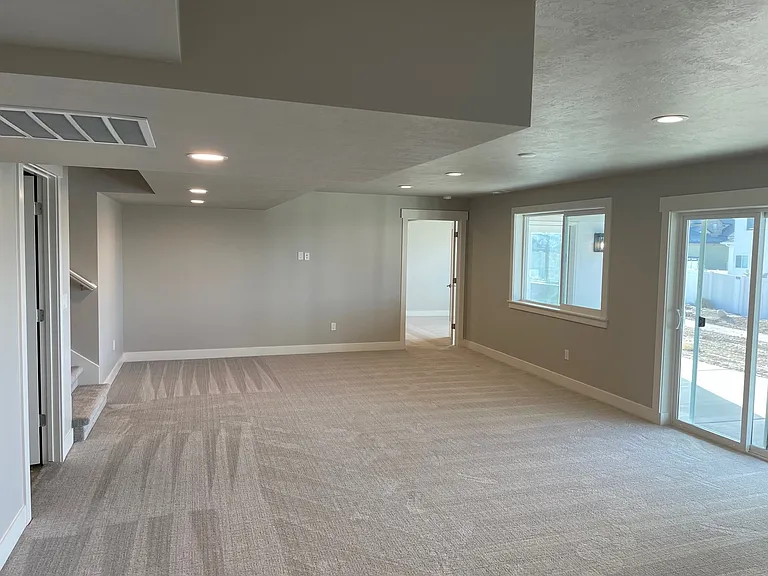 1354 E 670 N — Photo 24